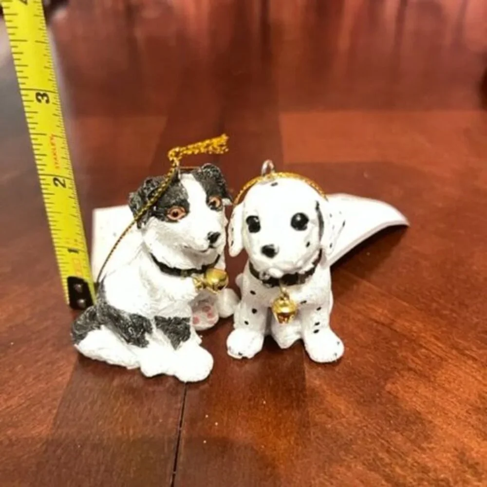Dog Christmas Ornaments 2 Piece Set  Polyresin Figurine dog lover Gisela Graham